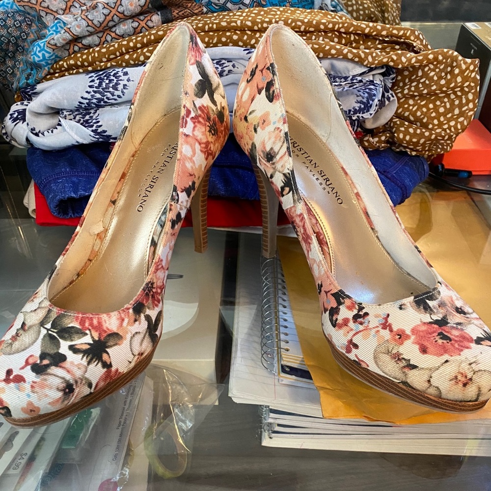 pointed toe heels! worn twice